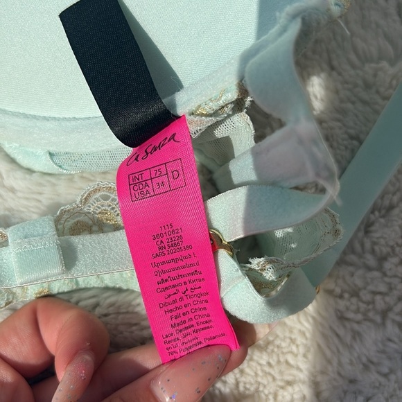 La Senza Lace Push-Up Bra – Size 34D | Front Clasp | | Flirty Lingerie Must-Have - Picture 4 of 4